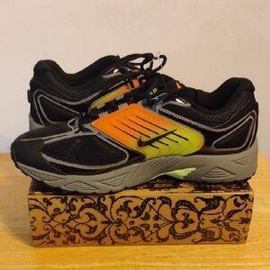 New Men's Nike Black Sneakers with Bright Orange Tongue Size US 9